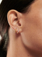 Plain Claw Huggie Earrings - Gold